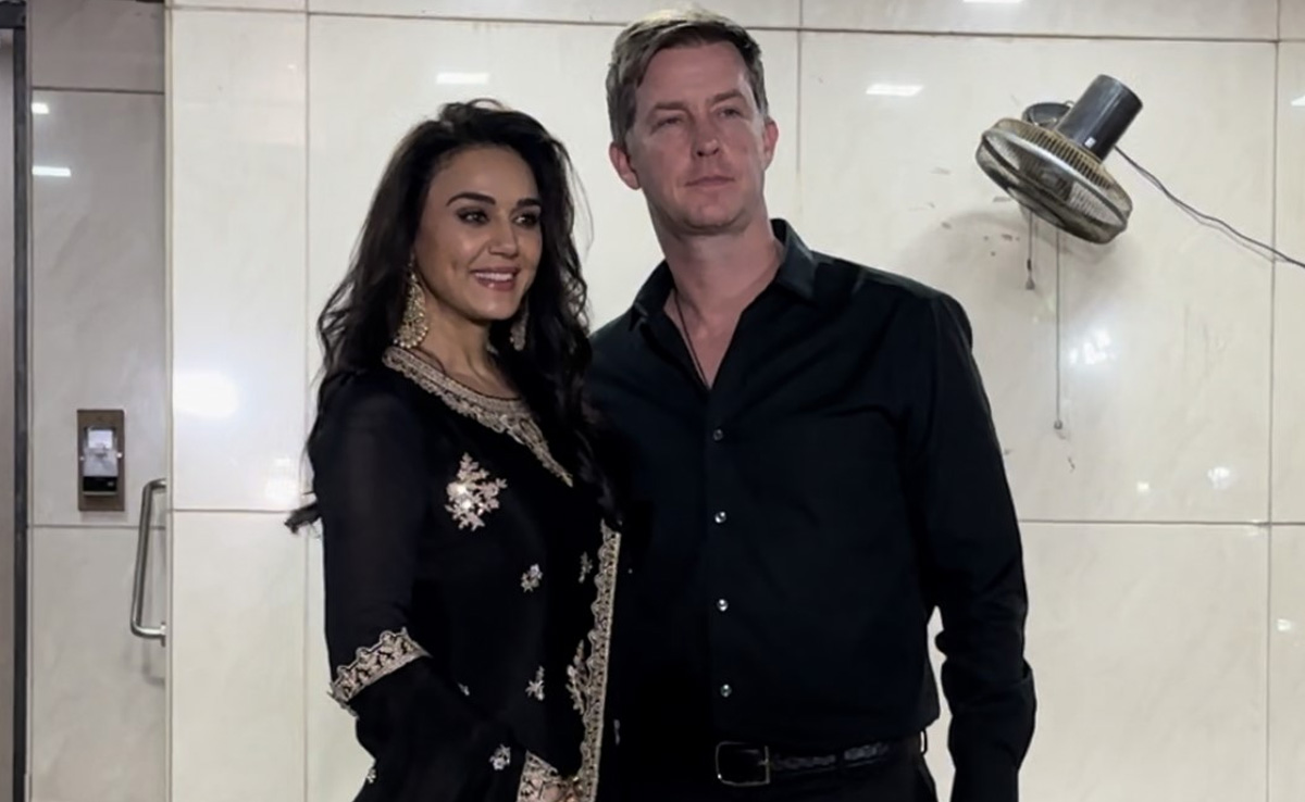 Preity Zinta Made Eid-ul-Fitr 2024 Look Exceptionally Stylish In A Beautiful Embellished Black <i>Sharara</i> Suit