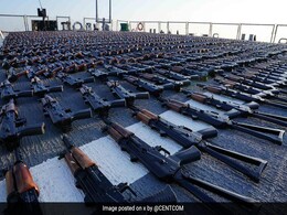 अमेरिका ने रूस का मुकाबला करने के वास्ते हजारों ईरानी बंदूक, रॉकेट लॉन्चर और युद्ध सामग्री यूक्रेन भेजीं अमेरिका ने रूस का मुकाबला करने के वास्ते हजारों ईरानी बंदूक, रॉकेट लॉन्चर और युद्ध सामग्री यूक्रेन भेजीं