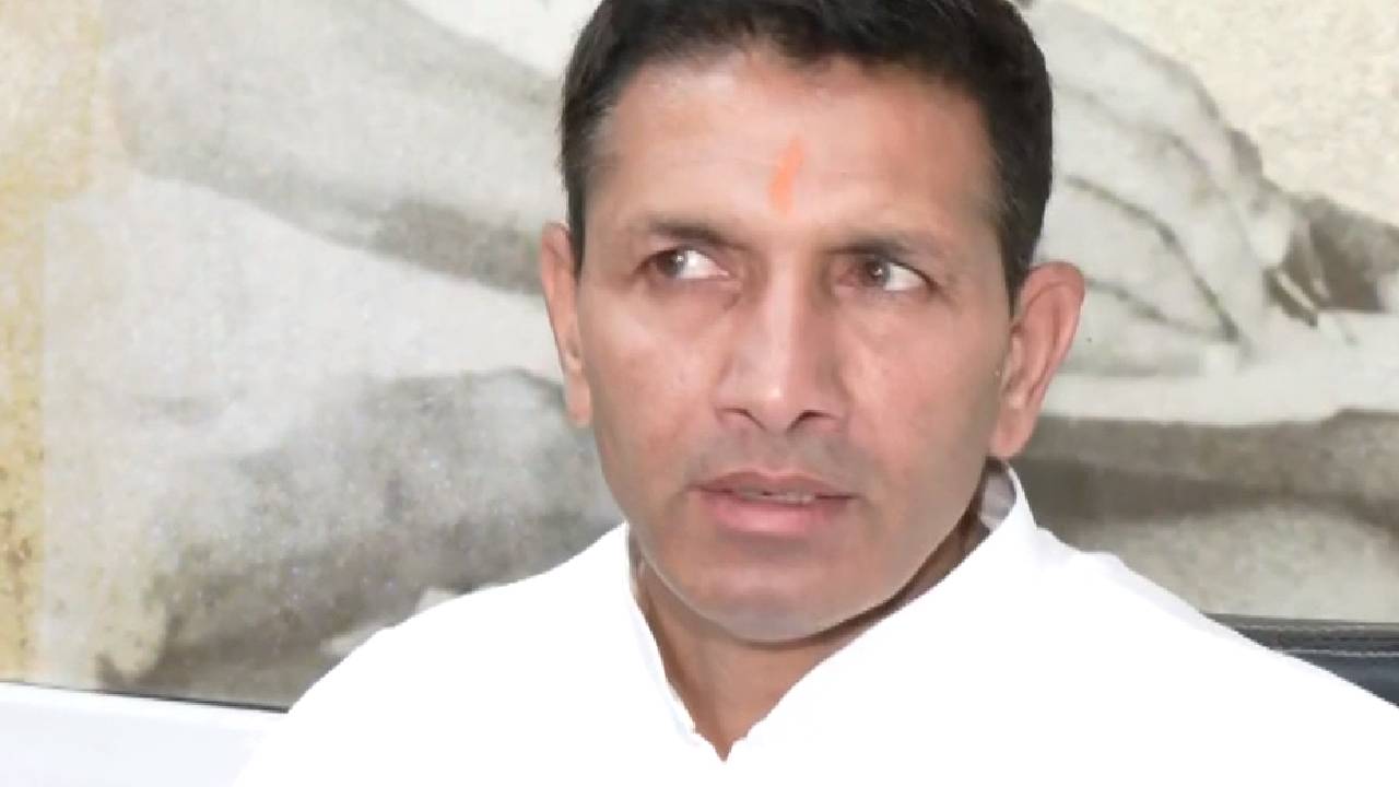 Lok Sabha Election 2024: पीएम मोदी के रोडशो से पहले जीतू पटवारी का BJP पर आरोप!