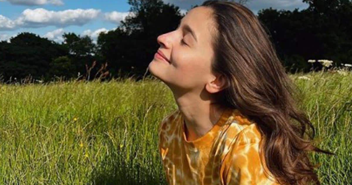 Alia Bhatt's Best Makeup Free Selfies