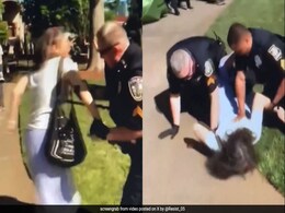 VIDEO:  फिलस्तीन के समर्थन में अमेरिका में प्रदर्शन, बीच-बचाव कर रही प्रोफेसर को पुलिस ने लगाई हथकड़ी VIDEO:  फिलस्तीन के समर्थन में अमेरिका में प्रदर्शन, बीच-बचाव कर रही प्रोफेसर को पुलिस ने लगाई हथकड़ी