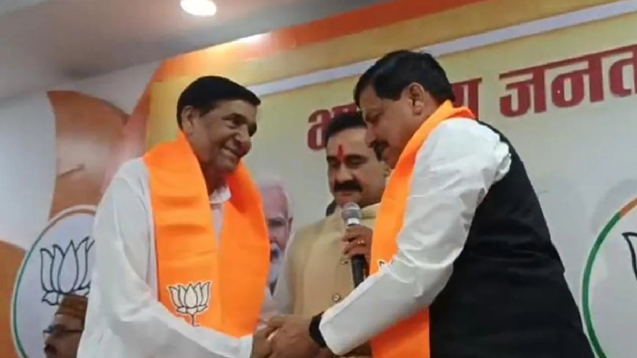 MP News: Congress को बड़ा झटका, पूर्व MLA समेत इन नेताओं ने थामा BJP का दामन
