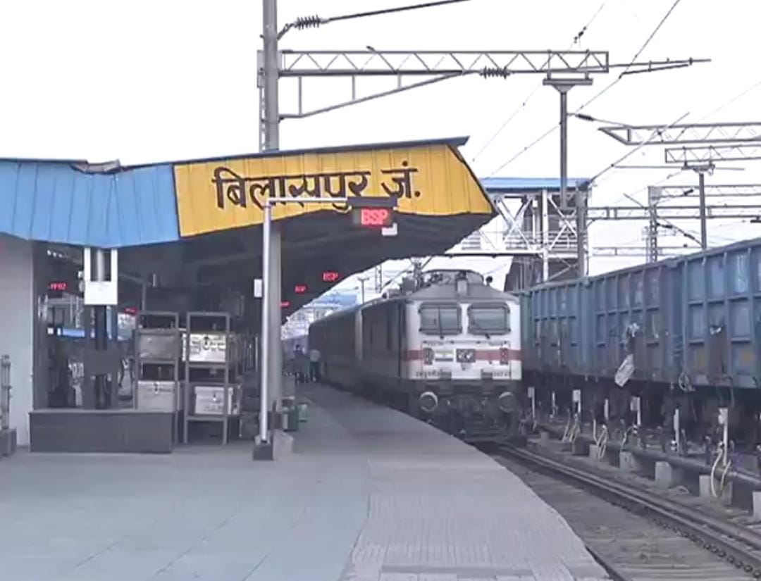 दक्षिण पूर्व मध्य रेलवे ने 9 लोकल ट्रेनों को किया रद्द, रायपुर-बिलासपुर और कोरबा-जूनागढ़ मेमू भी कैंसिल