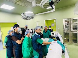 राजस्थान में पहली बार, सरकारी हॉस्पिटल में हुई ट्राइजेमिनल न्यूरॉल्जिया की सर्जरी,  चेहरे के असहनीय दर्द से दिलाई मुक्ति राजस्थान में पहली बार, सरकारी हॉस्पिटल में हुई ट्राइजेमिनल न्यूरॉल्जिया की सर्जरी,  चेहरे के असहनीय दर्द से दिलाई मुक्ति