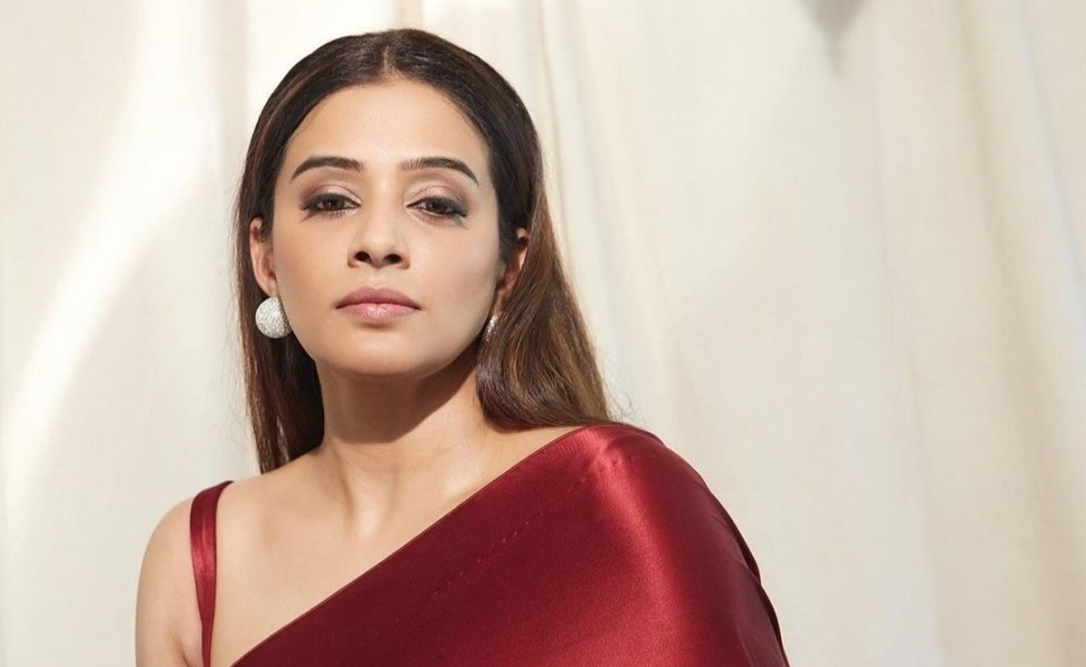 Priyamani Exclusive Interview : 'मैदान' एक्ट्रेस प्रियामणि ने कहा- 'शाहरुख खान के लिए कुछ भी कर सकती हूं, यह सिर्फ मजाक था'