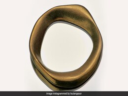The Internet Is Calling Tsu Lange Yor's $700 Brass Bottomless Bowl "An Overly Expensive Metal Ring" The Internet Is Calling Tsu Lange Yor's $700 Brass Bottomless Bowl "An Overly Expensive Metal Ring"