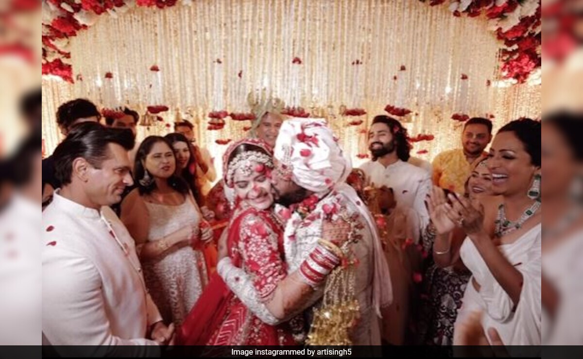 Arti Singh and Dipak Chauhan's Wedding Video Is Love, Actually