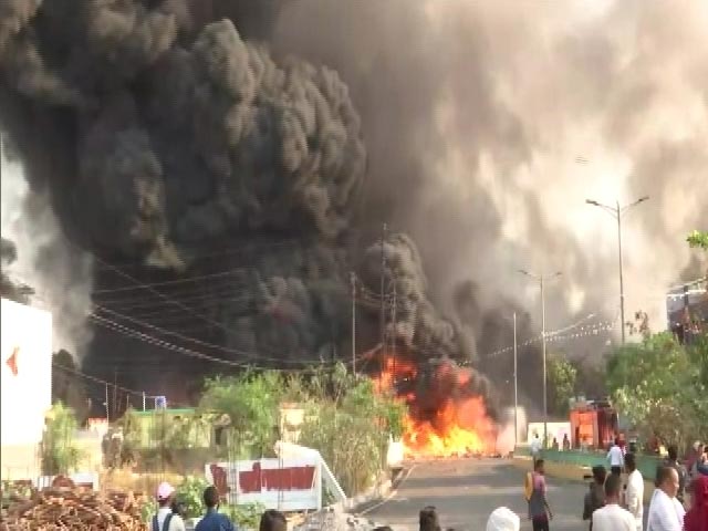 Raipur Fire Accident: रायपुर में बिजली कंपनी के ट्रांसफार्मर गोदाम में लगी भीषण आग | Breaking News