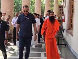 रामदेव और बालकृष्ण को SC से राहत, 'भ्रामक विज्ञापन' केस में अगले आदेश तक पेशी से छूट