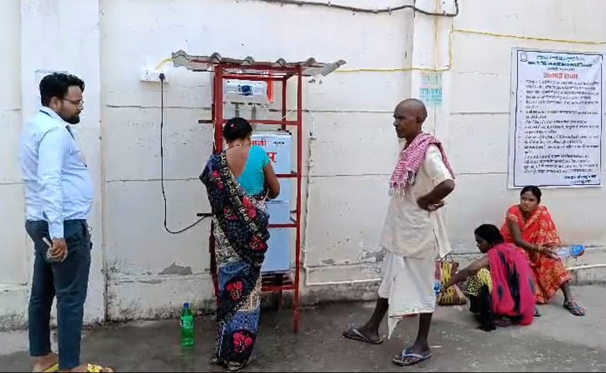 मेडिकल कॉलेज का कुप्रबंधन! भीषण गर्मी में पानी को लेकर मरीज-परिजन परेशान, प्रबंधन बन रहा अनजान