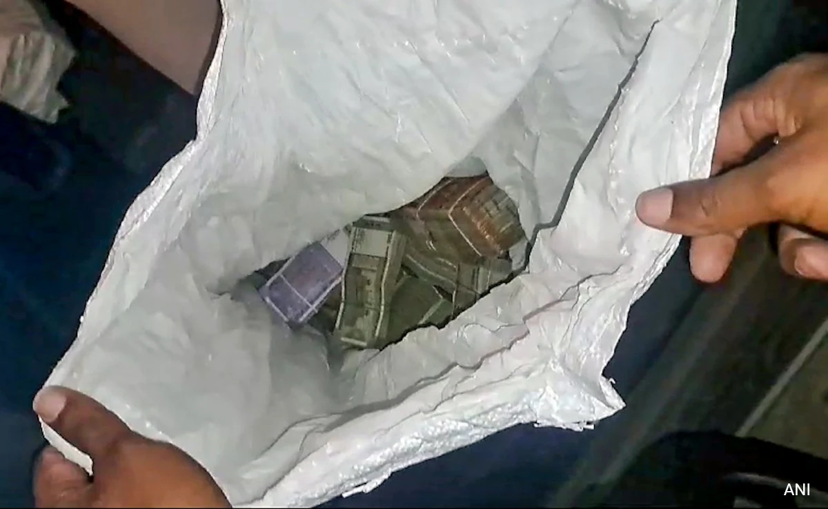 In Odisha, Over Rs 20 Lakh Cash Found Inside Heap Of Cow Dung