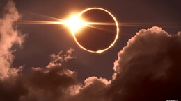 Total Solar Eclipse: सूर्यग्रहण म्हणजे काय? ते कसं दिसतं?
