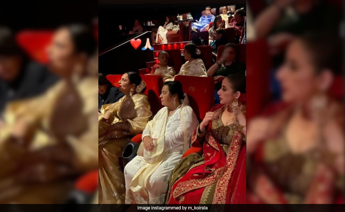 Farida Jalal And Manisha Koirala's Candid Pic From <i>Heeramandi</i> Screening. Bonus - Rekha