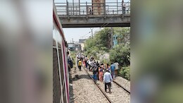 वडाळा- CSMT स्थानकादरम्यान लोकलचा डबा घसरला, हार्बर मार्ग विस्कळीत