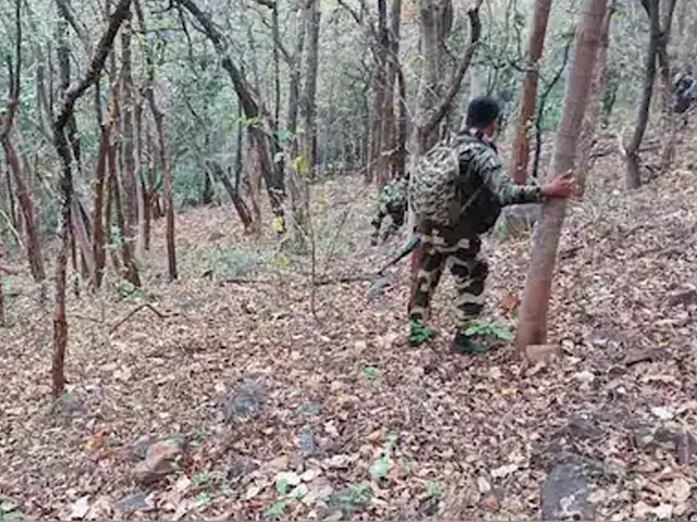 छत्तीसगढ़ के सुकमा में DRG जवानों और नक्सलियों के बीच मुठभेड़, दोनों ओर से गोलीबारी जारी