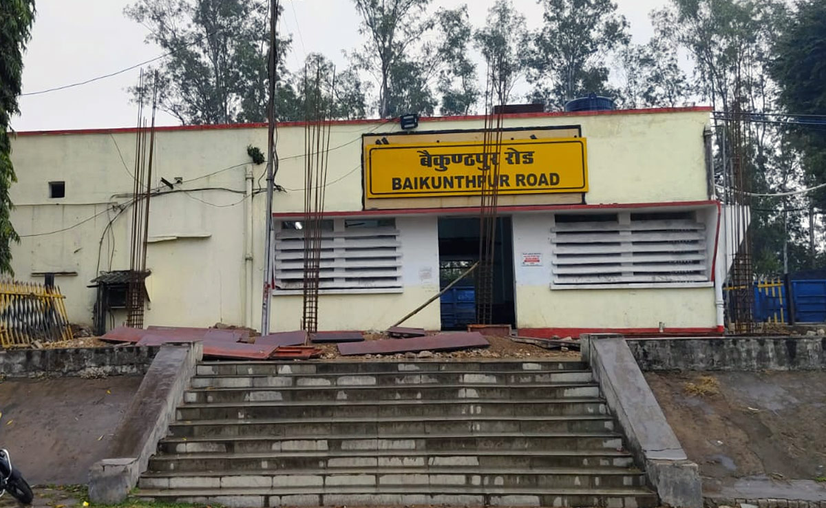 Korea: रेलवे स्टेशन के टॉयलेट का आइना और सामान भी नहीं छोड़ रहे चोर, परेशान प्रबंधन ने जड़ दिया ताला  