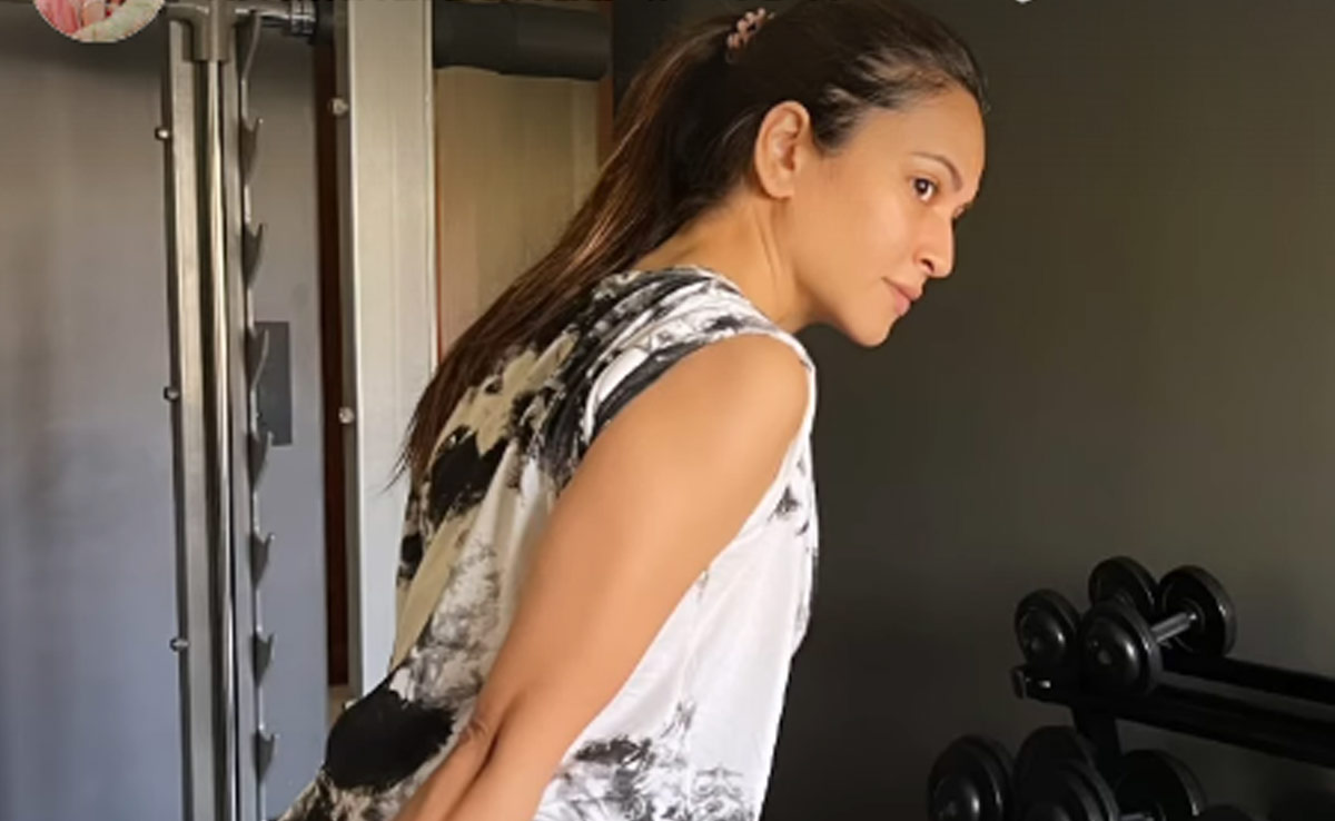 Kriti Kharbanda's Workout Look In A Tank Top And Sweatpants Is Complete With Her Red Bridal <i>Chooda</i>