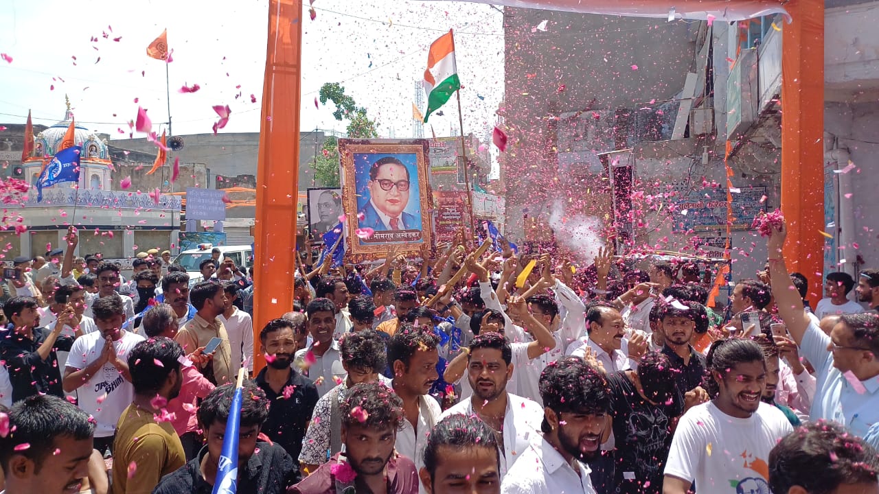 Ambedkar Jayanti: रैली निकाल कर मनाई बाबा साहेब अंबेडकर की जयंती, 2 KM तक निकाली भव्य शोभायात्रा