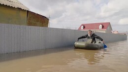 Russia, Kazakhstan Evacuate Over 100,000 People Amid Worst Flooding In Decades