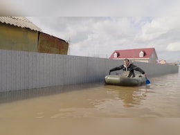 Russia, Kazakhstan Evacuate Over 100,000 People Amid Worst Flooding In Decades