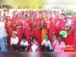 दूसरे चरण की वोटिंग में इन्होंने दिखाया गजब का उत्साह, पोलिंग बूथ पर एक साथ पहुंचे 5 पीढ़ियों के 70 से अधिक लोग