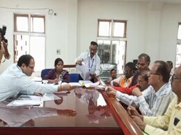 Rajnandgaon से बीजेपी प्रत्याशी संतोष पांडे ने भरा नामांकन, पूर्व CM भूपेश बघेल को लेकर कही यह बात Rajnandgaon से बीजेपी प्रत्याशी संतोष पांडे ने भरा नामांकन, पूर्व CM भूपेश बघेल को लेकर कही यह बात