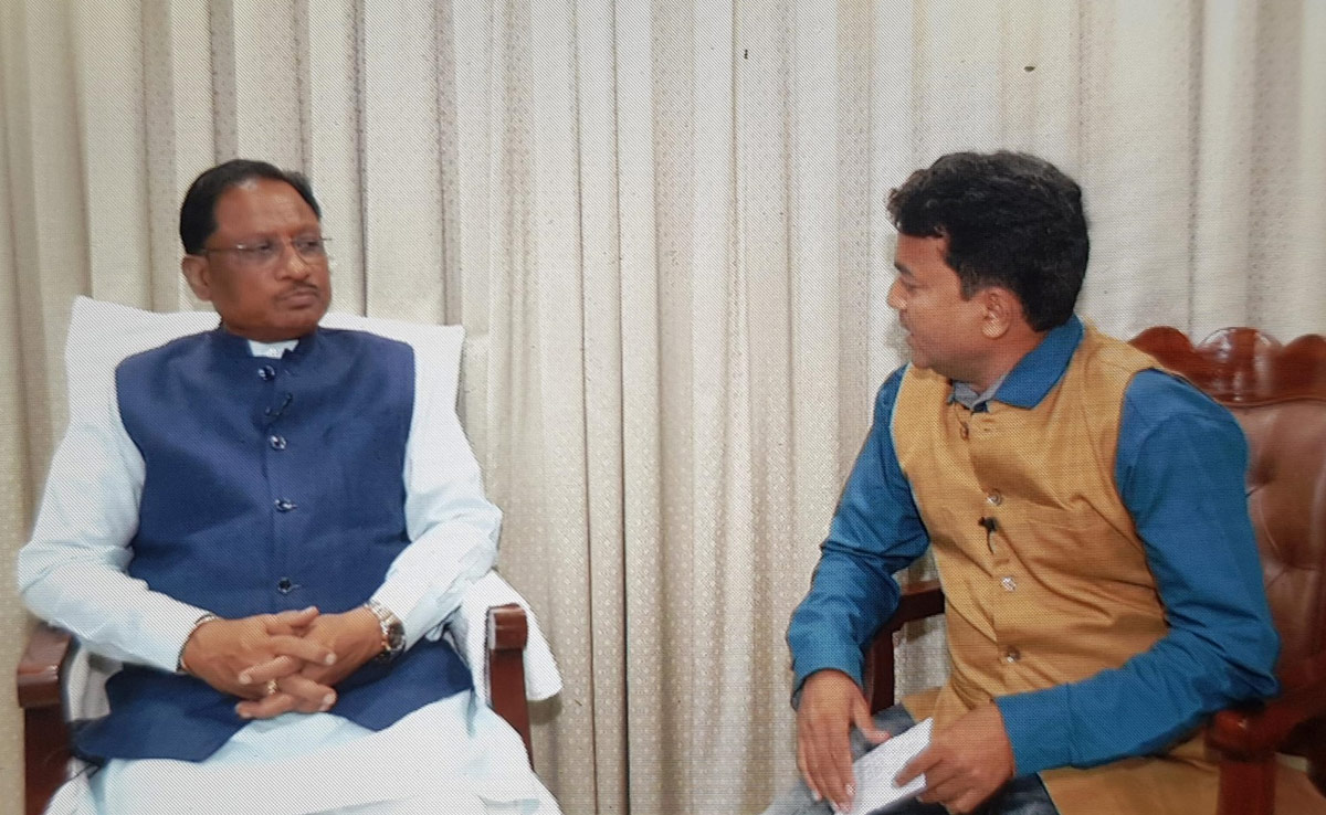 Exclusive:"नक्सली गोली-बारूद की भाषा समझेंगे तो सरकार वैसे ही जवाब देगी" NDTV से बोले छत्तीसगढ़ के CM