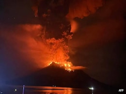 800 People Evacuated After Volcano Erupts In Indonesia 800 People Evacuated After Volcano Erupts In Indonesia