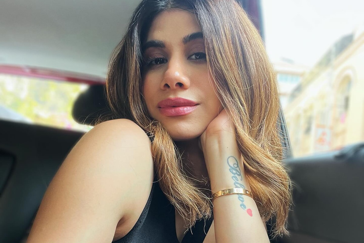 Master the Art of Creaseless, Smooth Under-Eyes with Malvika Sitlani