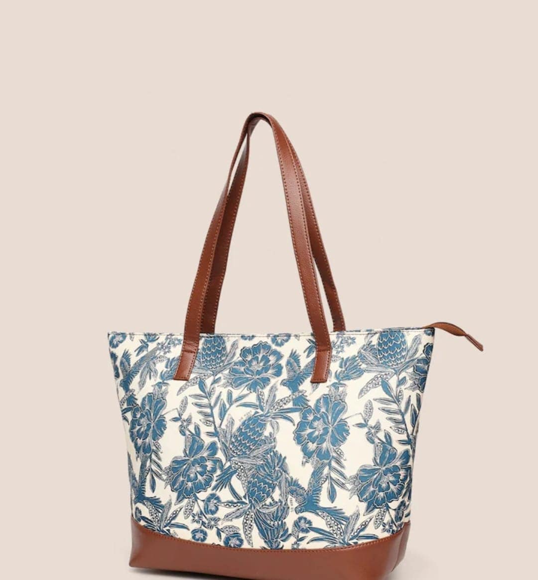 Best Deals On Branded Handbags, Wallets From Myntra