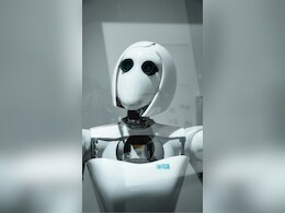 धक्कादायक : रोबोटला झाला कामाचा ताण असह्य, उचललं टोकाचं पाऊल