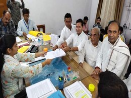 Lok Sabha Seat 2024: वैभव गहलोत ने भरा जालोर-सिरोही लोकसभा सीट से नामांकन, अशोक गहलोत- जूली समेत कई नेता हुए शामिल Lok Sabha Seat 2024: वैभव गहलोत ने भरा जालोर-सिरोही लोकसभा सीट से नामांकन, अशोक गहलोत- जूली समेत कई नेता हुए शामिल