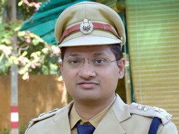 IPS Dr. Abhishek Pallava: इनके नाम से कांप उठते थे नक्सली, 500 से ज्यादा ने डाल दिए हथियार, जानें डॉक्टर से कैसे बने थे अफसर