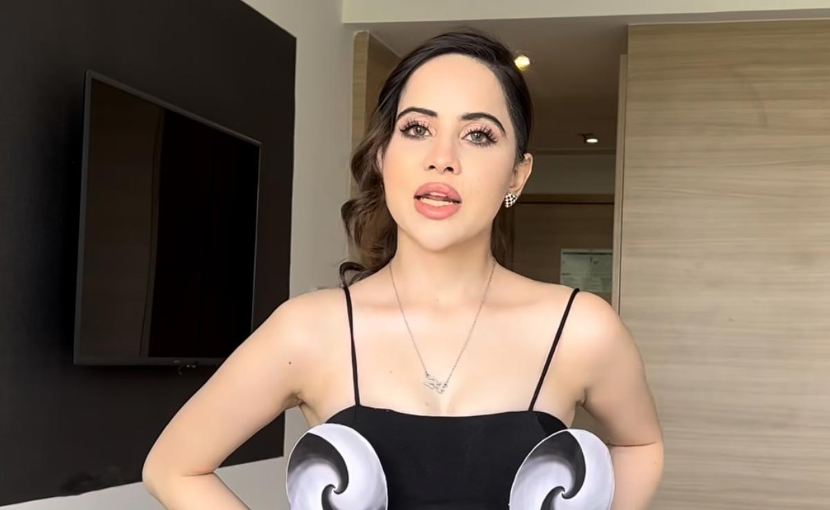 Uorfi Javed's Latest All-Black Style Came With A Literal Spinning Effect