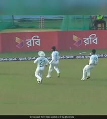 'Lagaan Ki Team': 5 Bangladesh Stars Run To Save Boundary, Trolled - Watch