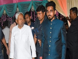 बिहार के पटना में शादी समारोह से लौट रहे JDU नेता सौरभ की गोली मारकर हत्या बिहार के पटना में शादी समारोह से लौट रहे JDU नेता सौरभ की गोली मारकर हत्या