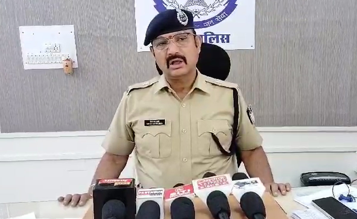 Gwalior Crime: व्यापारी की नृशंस हत्या, वाशिंग सेंटर में पड़ा मिला खून से लथपथ शव, CCTV की जांच में जुटी पुलिस