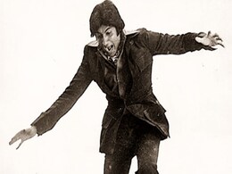 अमिताभ बच्चन ने जले हाथ को जेब के अंदर रख कर की पूरी फिल्म की शूटिंग, एक गाने के लिए सच में बहाया दिया था खून अमिताभ बच्चन ने जले हाथ को जेब के अंदर रख कर की पूरी फिल्म की शूटिंग, एक गाने के लिए सच में बहाया दिया था खून