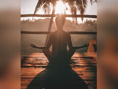 Yoga For Healthy Heart: हार्ट अटैक और स्ट्रोक से बचा सकता हैं योग, ये आसन बना सकते हैं आपके दिल को स्वस्थ्य