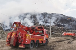As AAP, BJP Spar Over Ghazipur Landfill Fire, Locals Gasp For Breath As AAP, BJP Spar Over Ghazipur Landfill Fire, Locals Gasp For Breath
