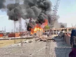 श्री राम महायज्ञ के एक दिन पहले MP के इस धाम में लगी भयानक आग, चारों तरफ दिखी बर्बादी ही बर्बादी श्री राम महायज्ञ के एक दिन पहले MP के इस धाम में लगी भयानक आग, चारों तरफ दिखी बर्बादी ही बर्बादी