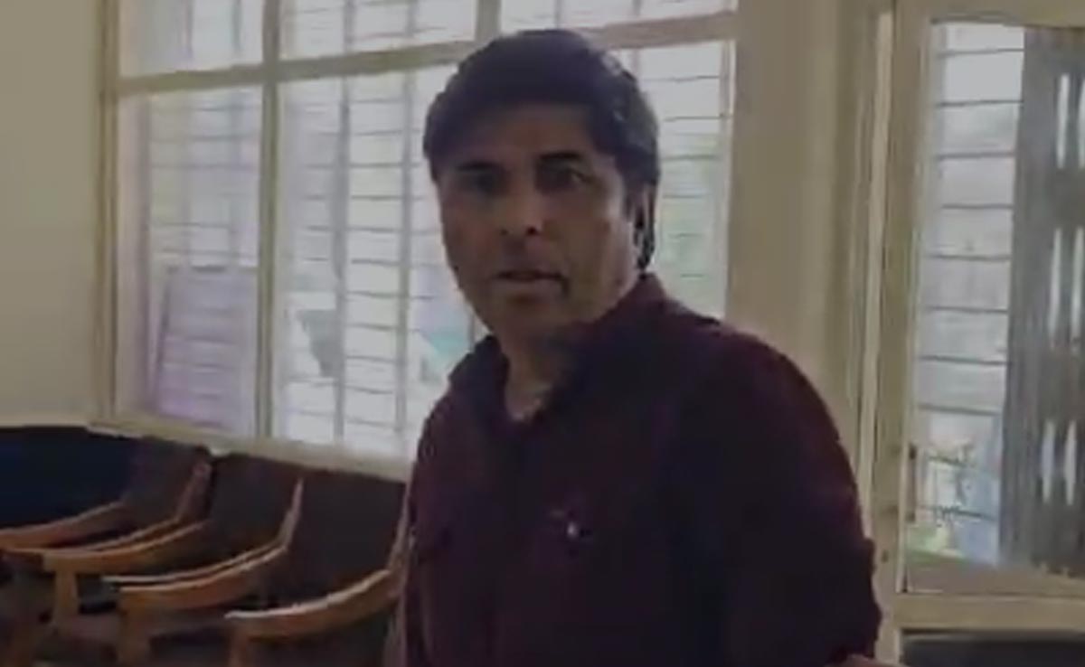 Ratlam: अंग्रेजी सिखाने के नाम पर कई महिलाओं का किया शोषण, बनाया वीडियो, पुलिस को जांच में मिले 450 से ज्यादा क्लिप