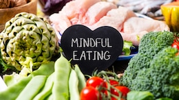 Here's How You Can Incorporate Mindful Eating Into The New Year