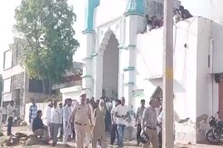 Ajmer Maulana Murder: मस्जिद में घुसकर 3 नकाबपोशों ने की मौलाना की हत्या Ajmer Maulana Murder: मस्जिद में घुसकर 3 नकाबपोशों ने की मौलाना की हत्या