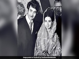 देव आनंद, धर्मेंद्र से लेकर अमिताभ बच्चन तक, रणधीर कपूर की शादी में सजी थी इन सितारों की महफ़िल, रेखा को देख पहचान नहीं पाएंगे आप देव आनंद, धर्मेंद्र से लेकर अमिताभ बच्चन तक, रणधीर कपूर की शादी में सजी थी इन सितारों की महफ़िल, रेखा को देख पहचान नहीं पाएंगे आप