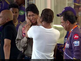 Shah Rukh Khan Meets Jhulan Goswami During KKR vs RR IPL 2024 Game. Photo Goes Viral