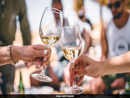 Boss Uses "Night Out" Test On Candidates To Test Their Behaviour When Drunk Boss Uses "Night Out" Test On Candidates To Test Their Behaviour When Drunk