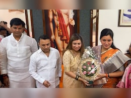 नवनीत राणा अडसूळांच्या भेटीला, चर्चा काय झाली? नवनीत राणा अडसूळांच्या भेटीला, चर्चा काय झाली?