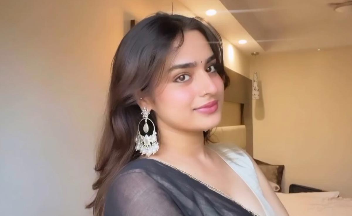 Ayesha Khan's Festive Makeup Look Is All Kinds Of Chic Inspiration For Eid 2024