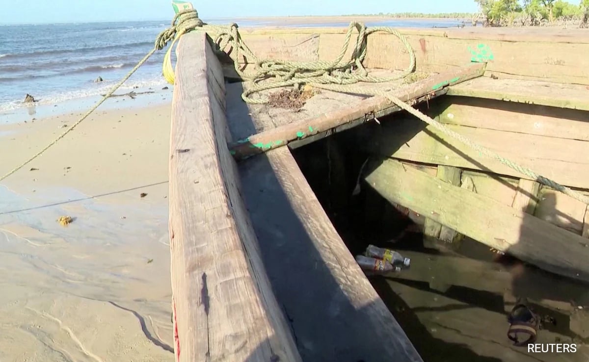 6 Dead, Several Missing After Tourist Boat Overturns In Yamuna In UP's Mathura